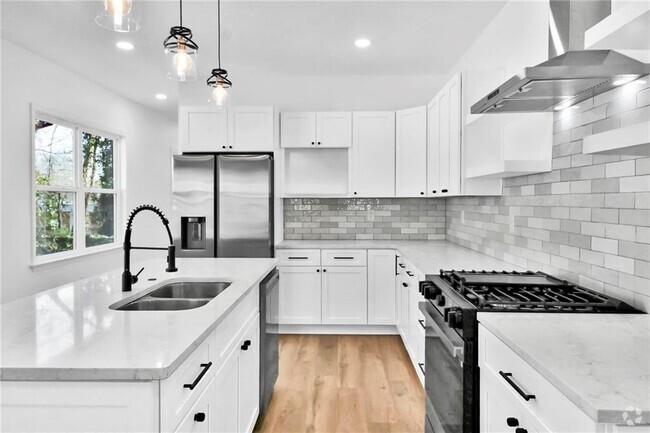 Building Photo - 1016 Michigan Ave NW Rental