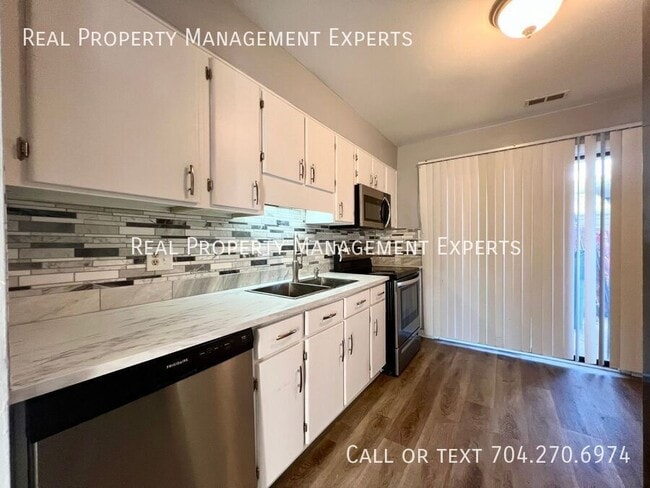 Photo - 7844 Hummingbird Ln