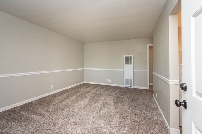 McClatchy Hillside apartments