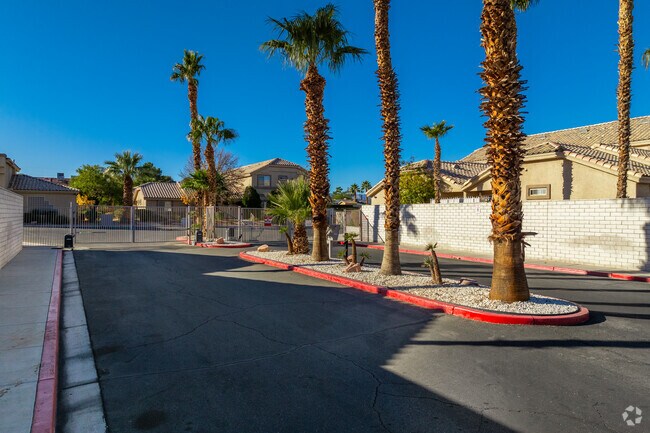 Entrada - Mannetta Lane