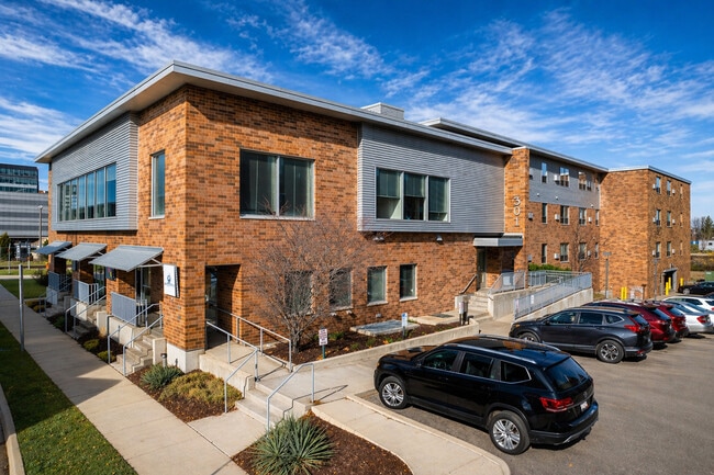 Building Photo - 301 S Livingston St