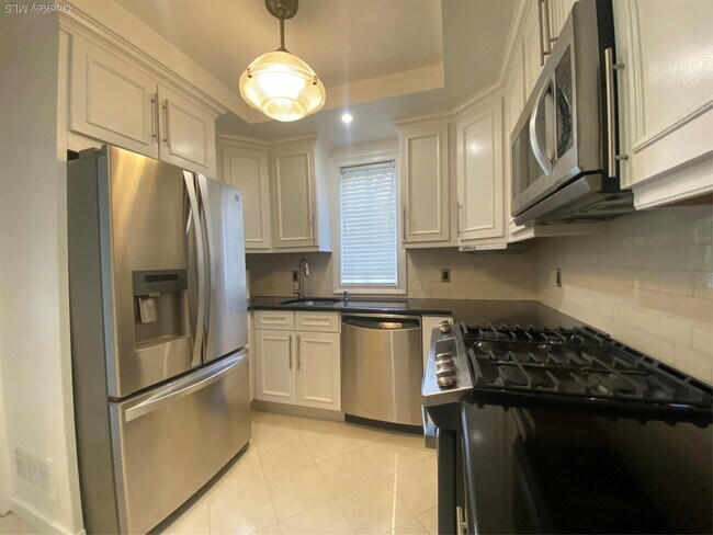 Photo - 84-80-84161 161st St Unit 1