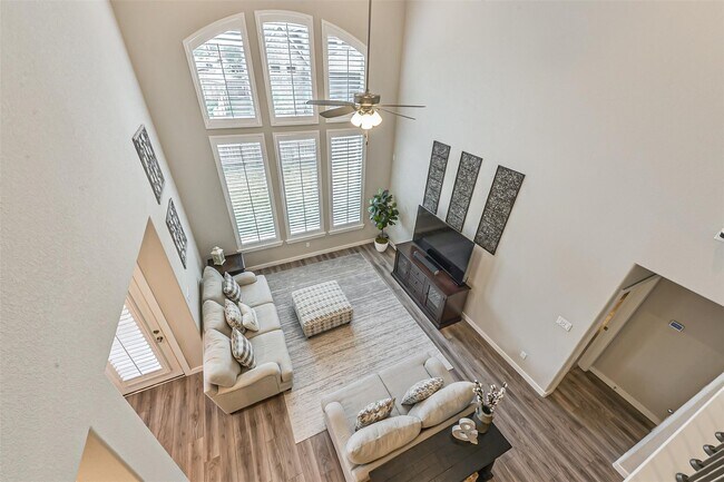 Photo - 18407 Kilbowie Pl