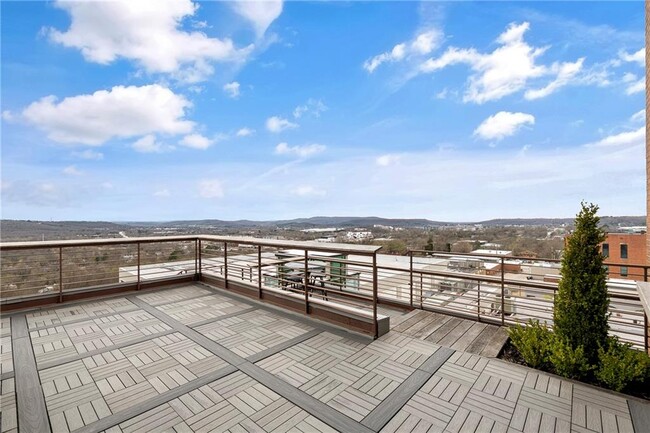 Photo - 5 W Mountain St