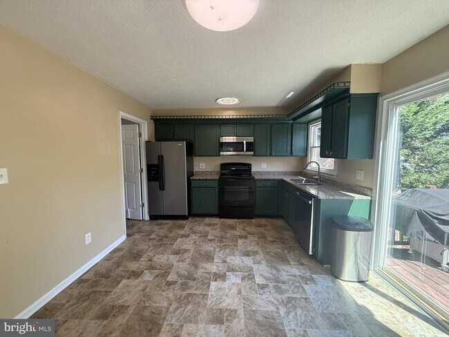 380 Shawnee Ave