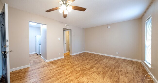 Dining & Kitchen - Barranca Square Apartments