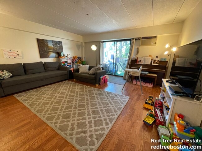 Building Photo - 125 Pleasant St Unit 308