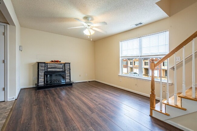 Photo - 43 Middlebrook Dr