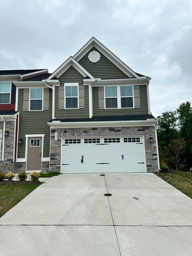 Beautiful townhome in Stonehouse!! Availab... - Beautiful townhome in Stonehouse!! Availab...