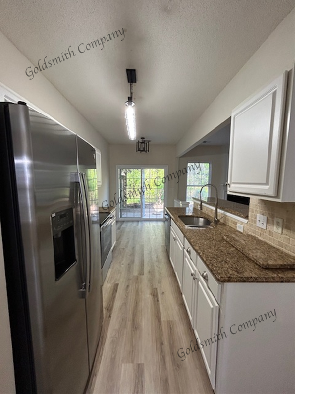 Photo - 815 Weybourne Dr