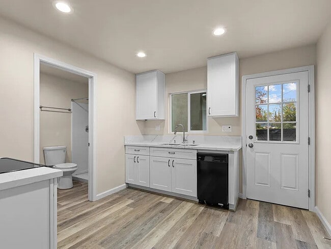 Photo - 1032 Pendegast St