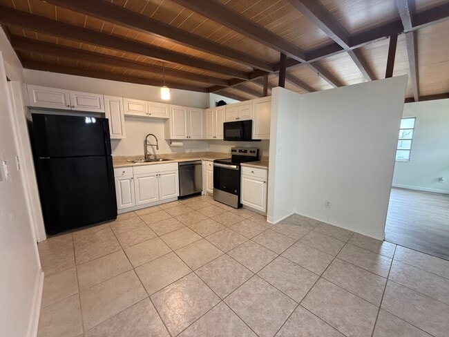 Kitchen - 1840 Maple Ave House