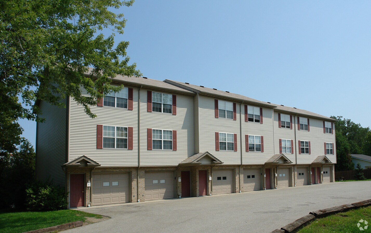 Photo - Hickory Apartments