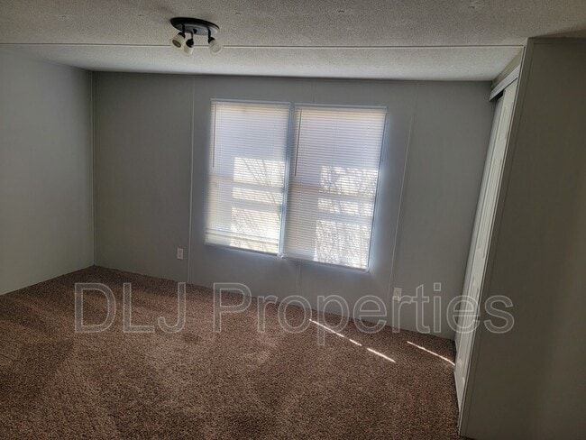 Photo - 922 Palmer Ct