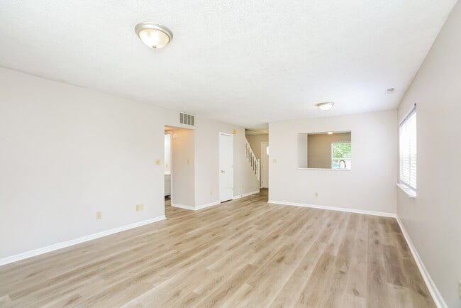 Photo - 17764 Cedarbrook Dr