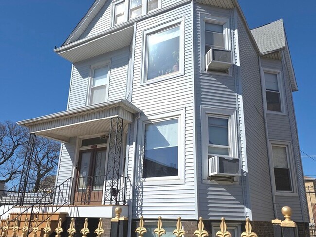 Photo - 3818 W Diversey Ave Unit 2