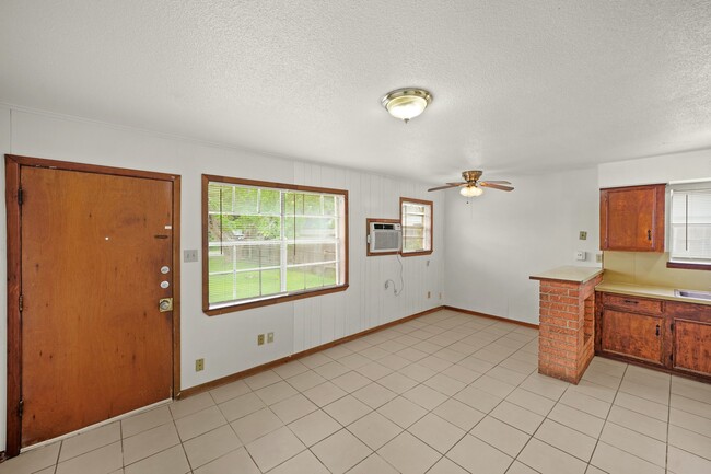 Photo - 6116 Octavia St