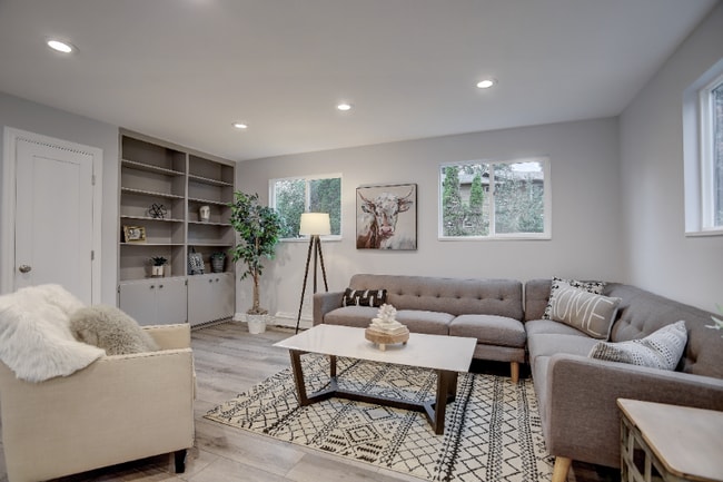 Photo - 2716 Parklake Dr
