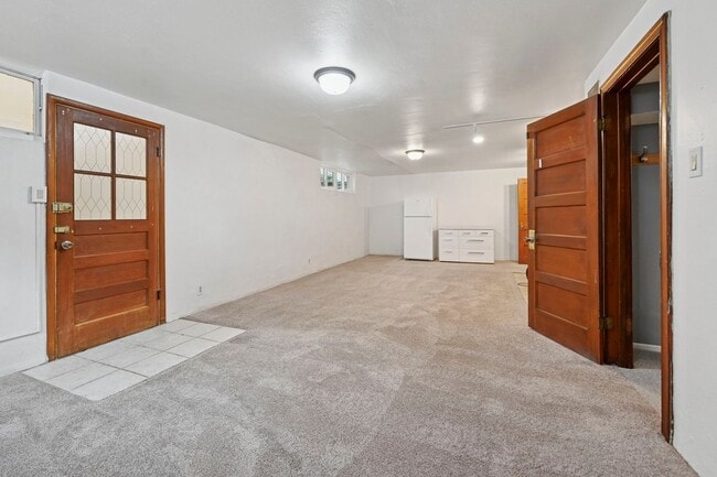 Photo - 1318 E Willamette Ave Unit 1318 E Willamette Lower