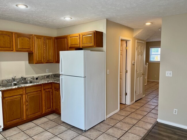 Photo - 102 W Lincoln St Unit 3