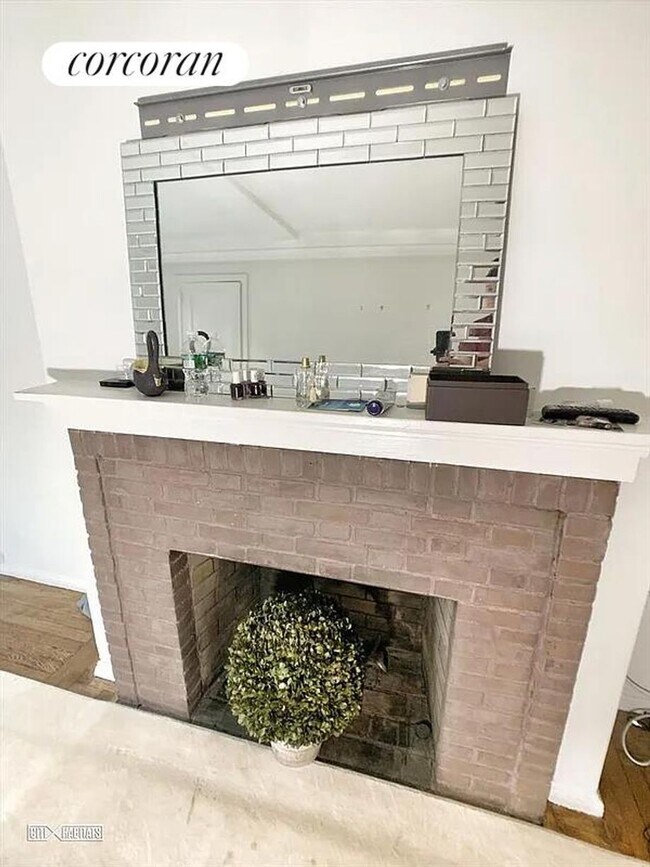 Photo - 225 E 73rd St