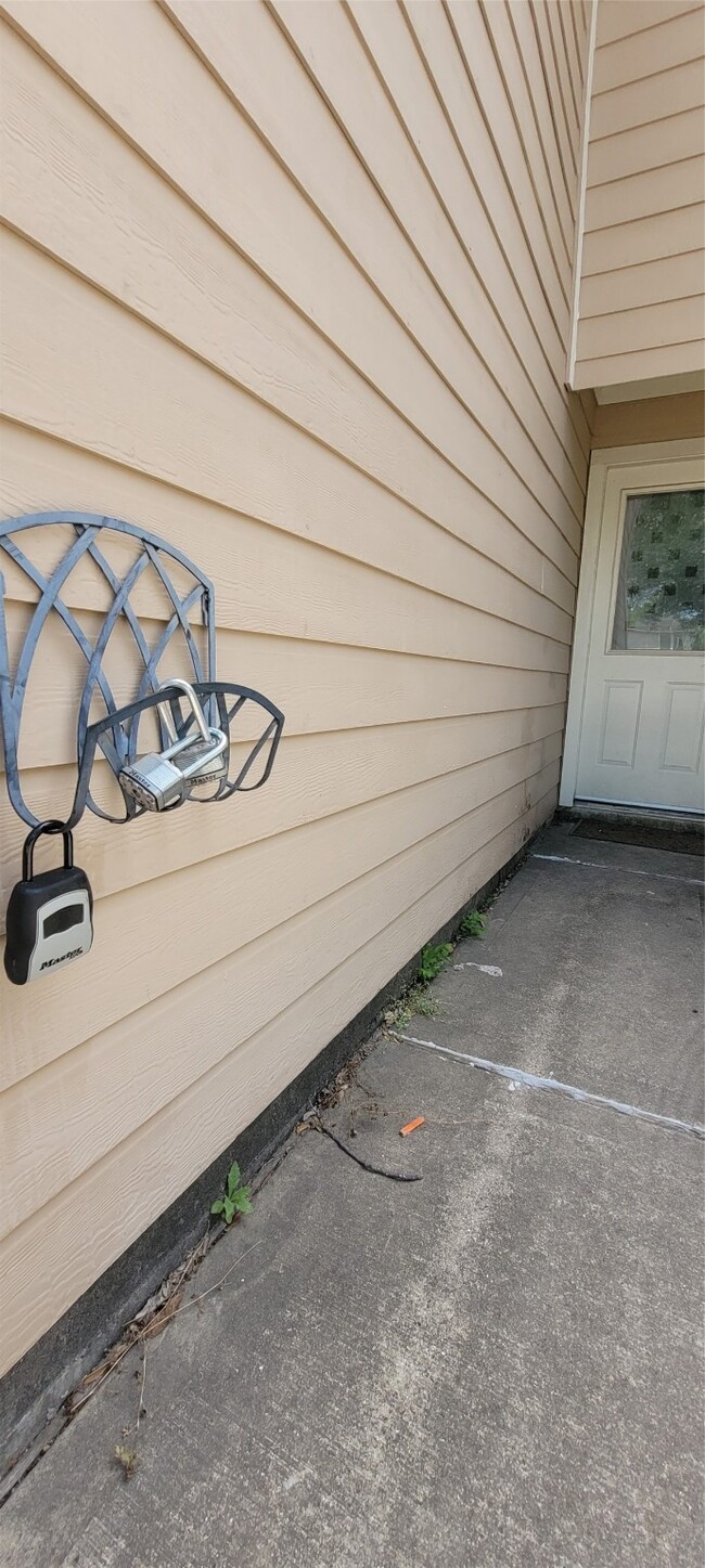 Photo - 1426 Ruthven St