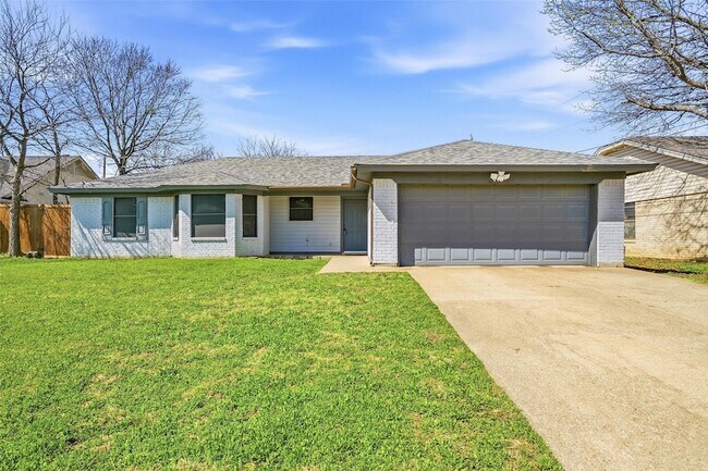 Photo - 416 Colonial Pl