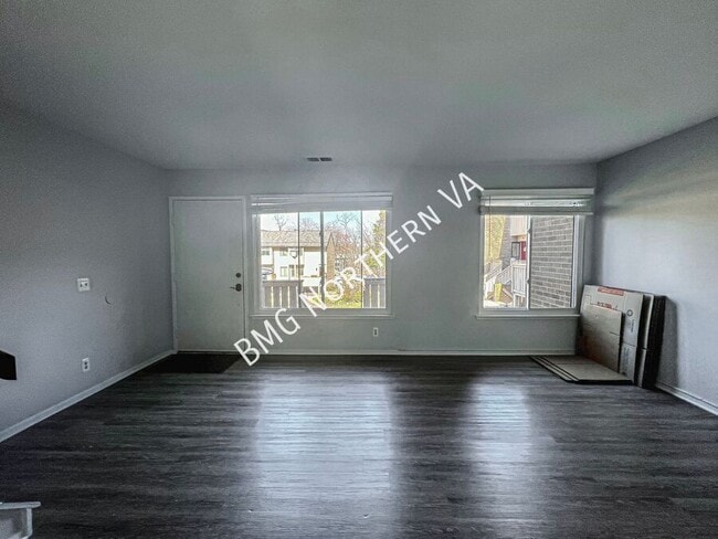 Photo - 2689 Glengyle Dr