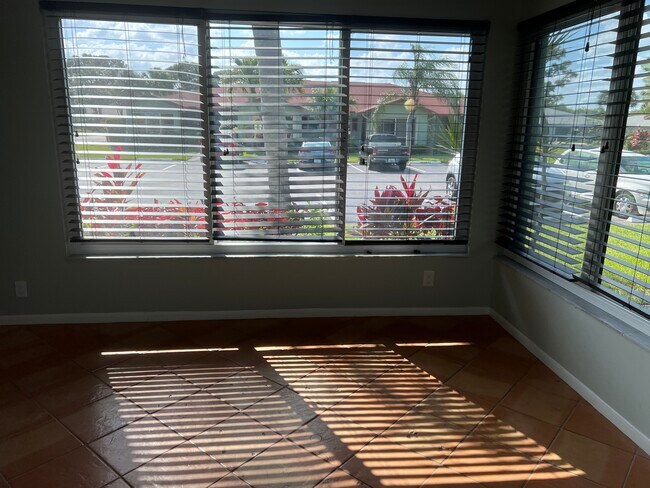 Photo - 1720 Lakefront Blvd Unit C