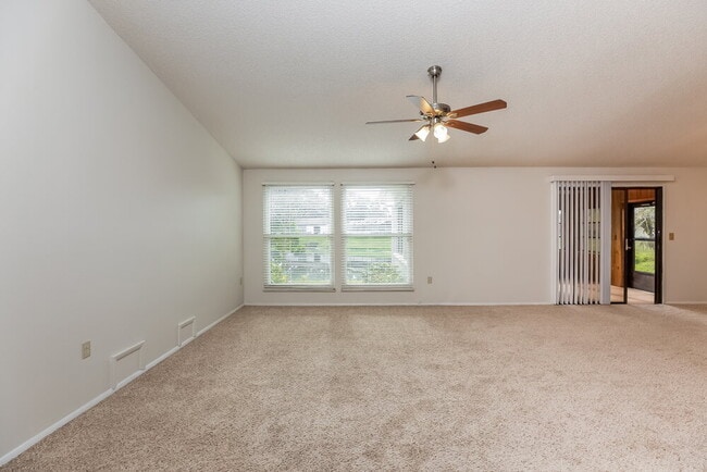 Photo - 6205 37th Ave W