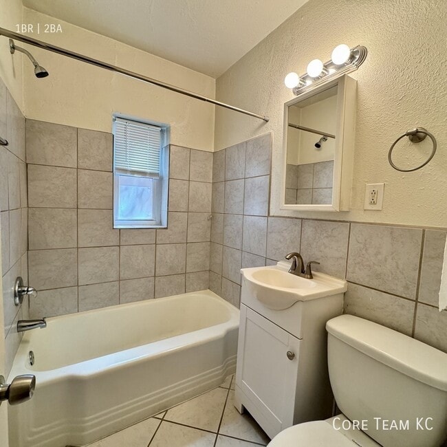 Photo - 629 E Armour Blvd Unit 629-1C