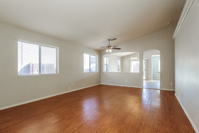 Photo - 3329 W Wayland Dr