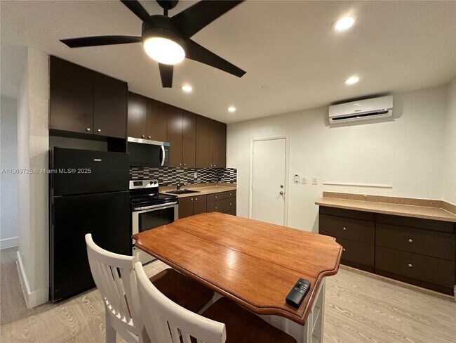 Photo - 108 NW 2nd Ave Unit D