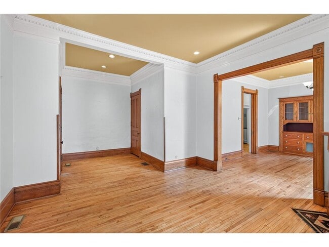 Photo - 2735 Emerson Ave S