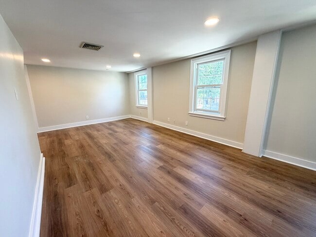 49 Main St Unit 3
