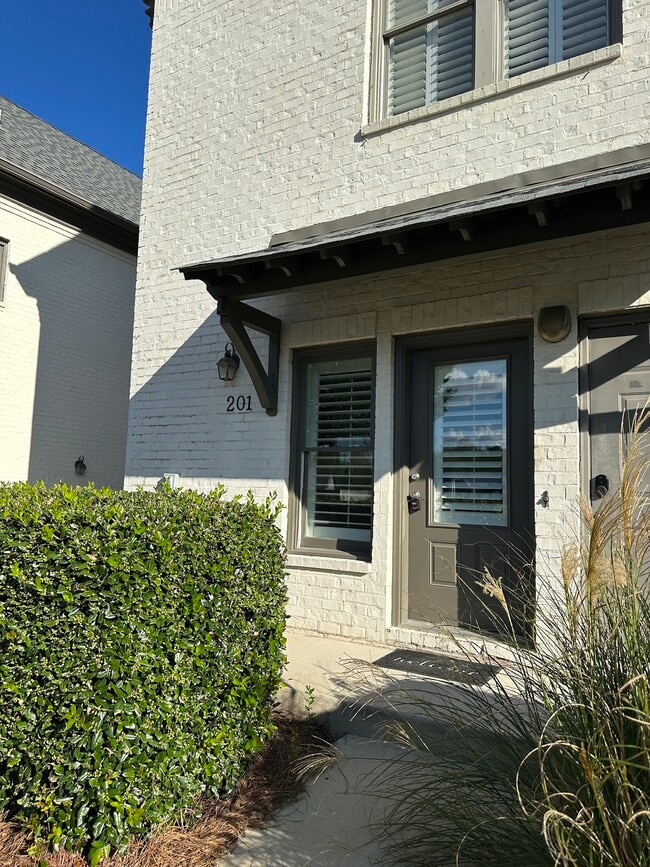 Photo - 2301 Grand Ave