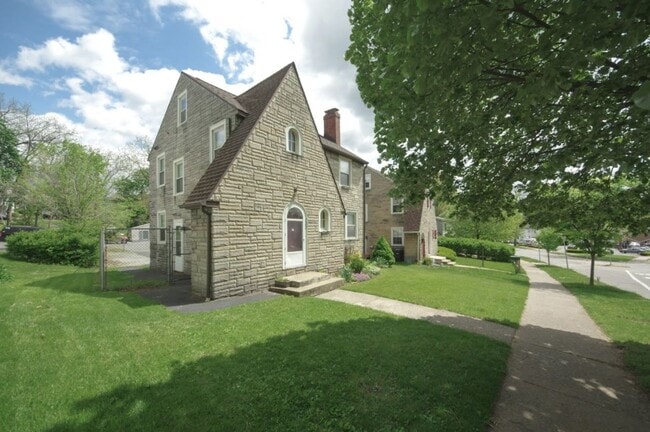 Photo - 723 S Allen St