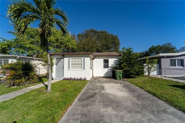 Photo - 1215 NE 127th St