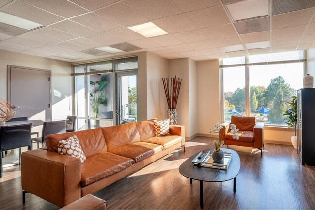 Hodge on 7th - Senior Living