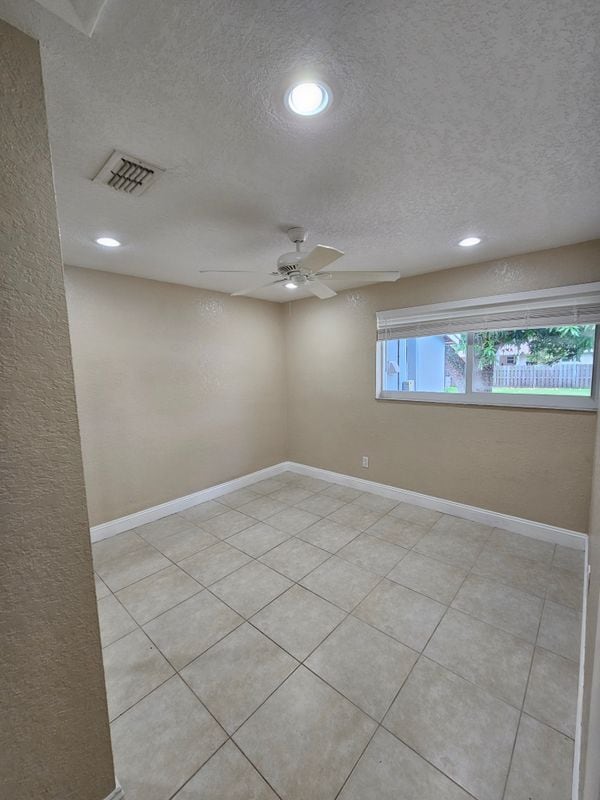 Photo - 2660 NE 18th St Unidad 2660