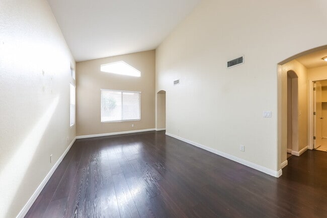 Photo - 1111 W Wagoner Rd