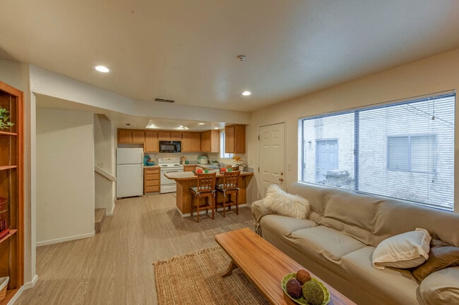 Photo - 2nd Avenue Square