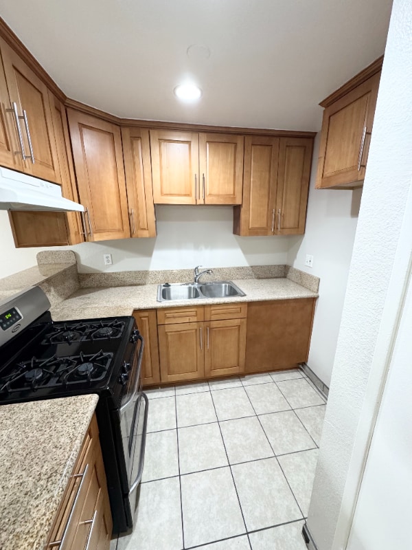 Building Photo - 310 E Santa Anita Ave