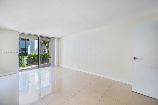 Photo - 601 Three Islands Blvd Unidad 112