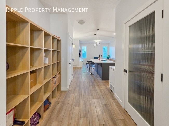 Photo - SPACIOUS 3-BED UPPER SUITE | PRESTIGIOUS EVANSTON LOCATION