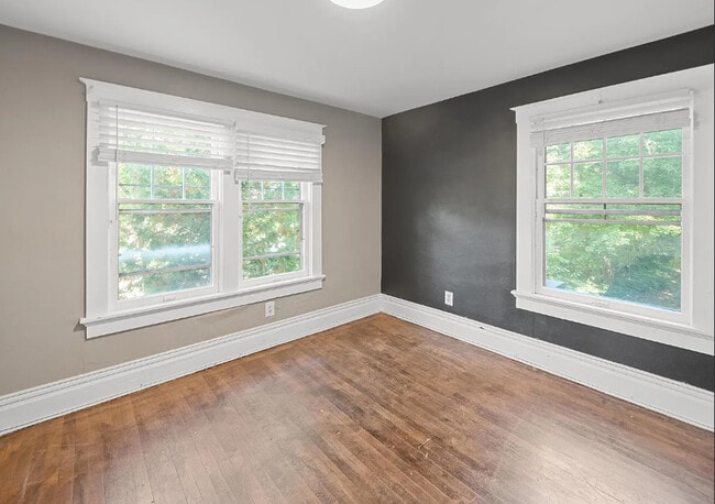 Photo - 1412 Cambridge Rd