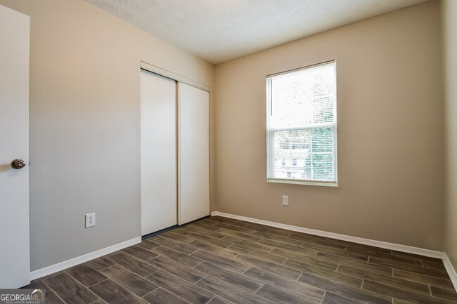 Photo - 2156 Newbury Rd