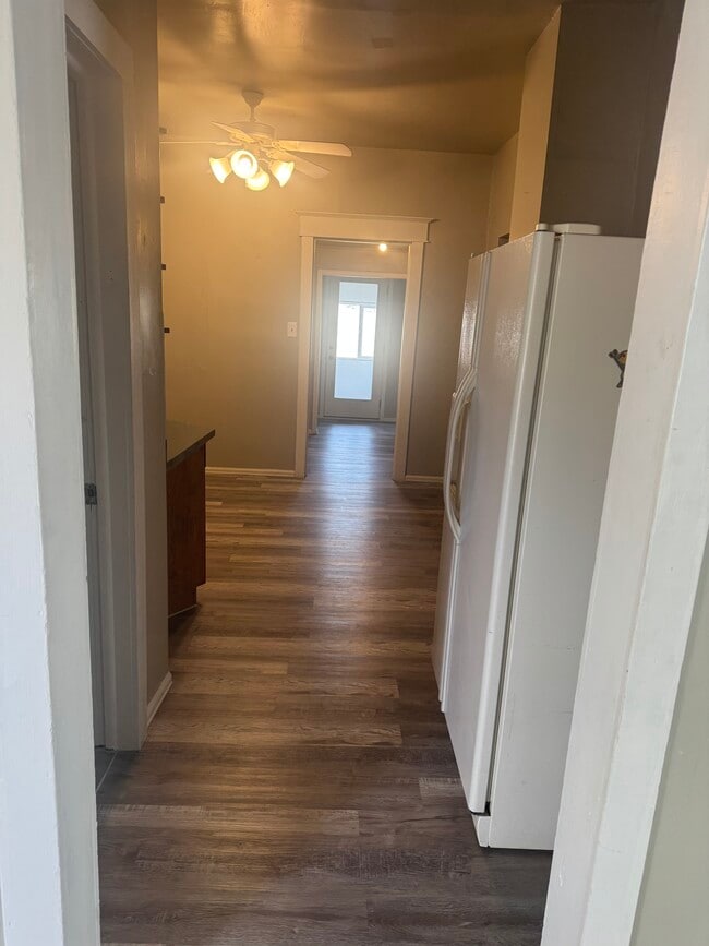 Photo - 221-211 11th St