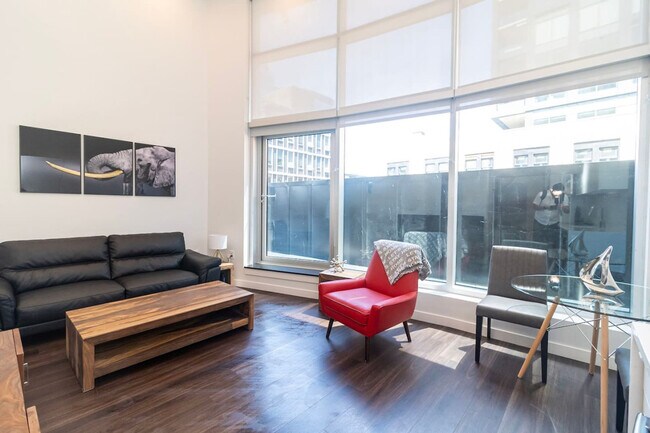 Photo - 1597 Barrington St Unit ID1222926P