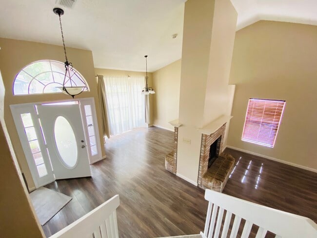 Back to back fire place - 2115 Richfield Cove Dr